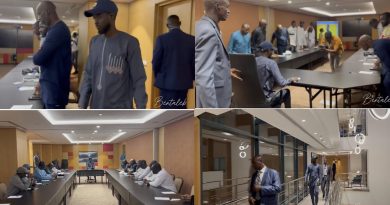 Première réunion de travail du nouveau président élu, Diomaye Faye, avec ses équipes (vidéo)
