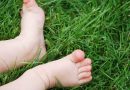 Pourquoi les bébés ont-ils peur de l’herbe du jardin ? Les raisons dévoilées par un pédiatre