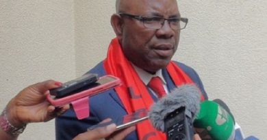 Robert Bapooh Lipot appelle à soutenir la candidature de Paul Biya en 2025