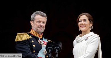 « C’est trop bizarre » : un nouveau portrait officiel de Frederik X et Mary de Danemark intrigue les internautes
