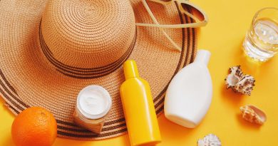 « Je suis dermatologue et voici la crème solaire sur laquelle je mise chaque été pour protéger ma peau »