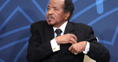 Le président Paul Biya critiqué après avoir souhaité bonne fête du travail aux Camerounais